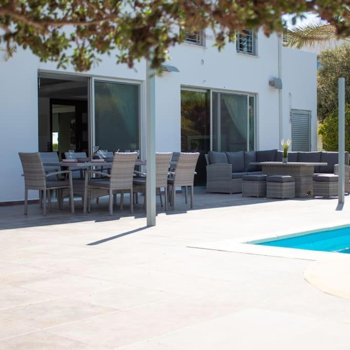 Villa Artemis Larnaca Bagian luar foto
