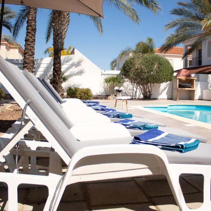 Villa Artemis Larnaca Bagian luar foto